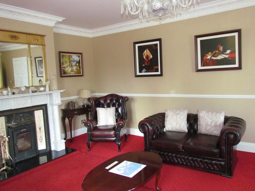 Gate Lodge B&B Portumna Exterior photo